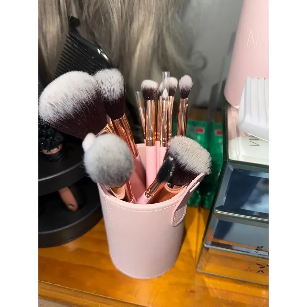 Niré Beauty 15piece Pink Rose Gold Makeup Brushes Set & Beauty Blender With Case